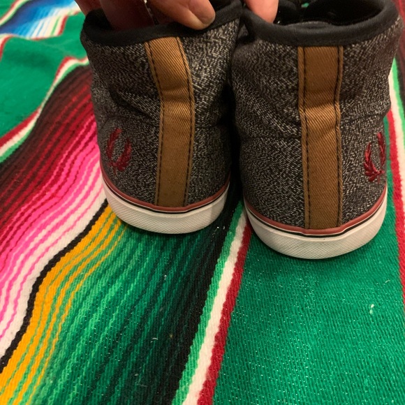 Fred Perry Heather Gray High Top Lace Up Shoes woman’s size 7. - Picture 3 of 6